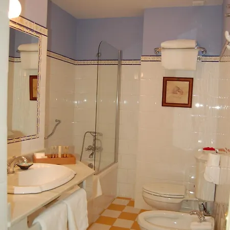 Otel Casona De La Paca 3*