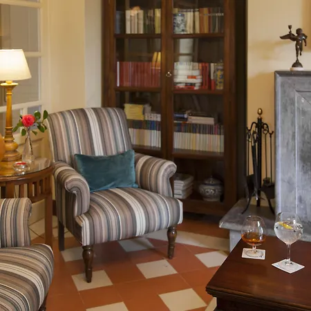 Casona De La Paca 3*